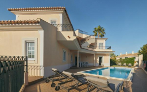 Villa Monte das Oliveiras Lux - 600m from the Beach - Swimming Pool - Wi Fi - AirCon